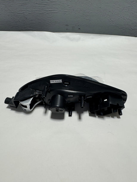 84602267 2017-2024 Chevrolet Camaro Driver Interior Front Door Handle OEM Genuine