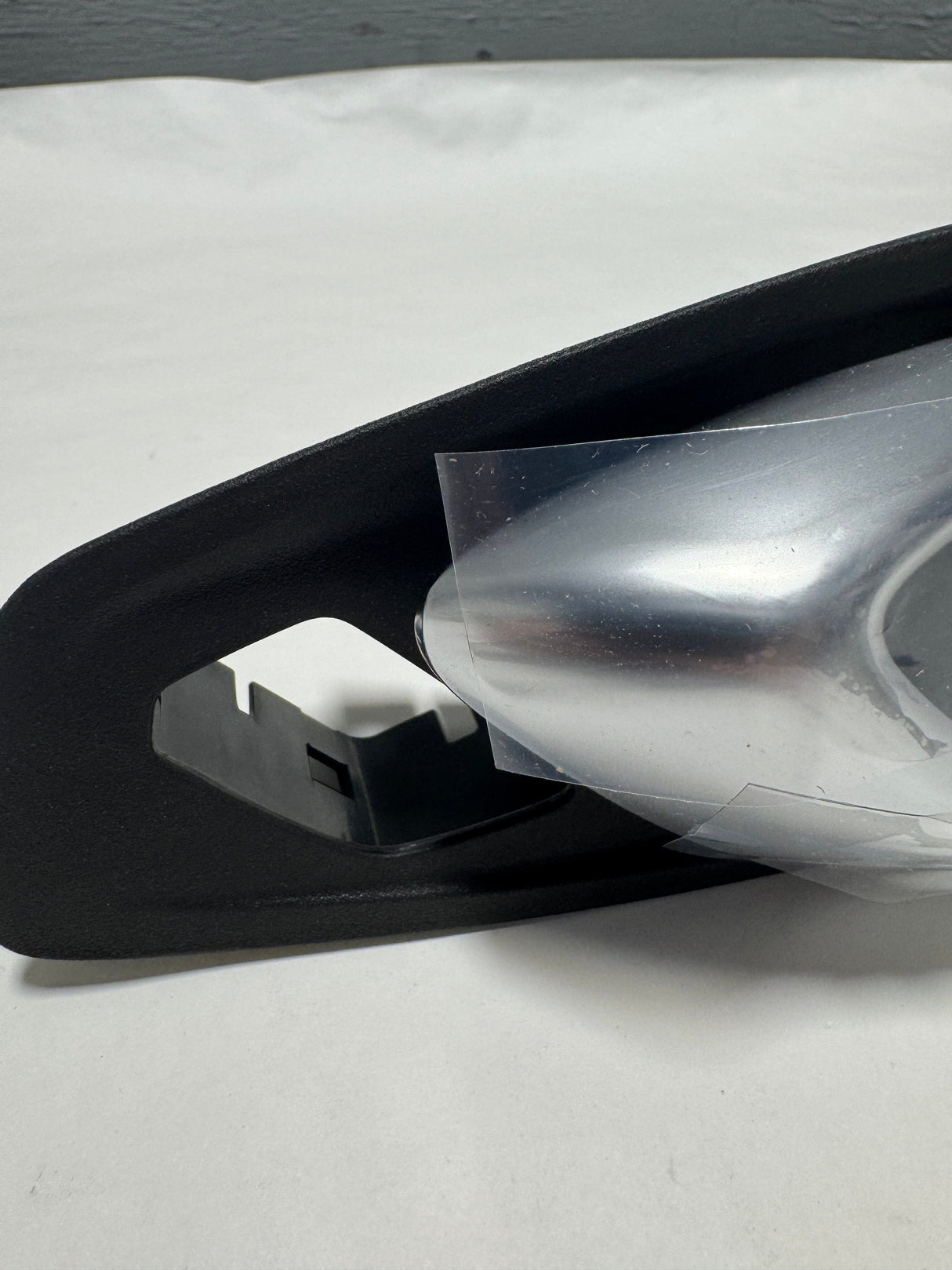 84602267 2017-2024 Chevrolet Camaro Driver Interior Front Door Handle OEM Genuine