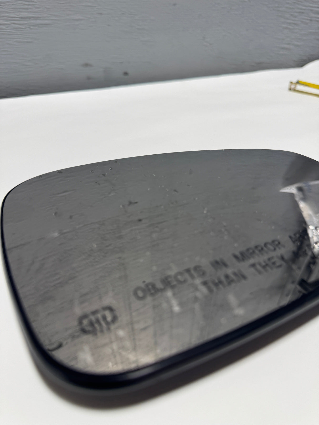 68318274AA 2017-2024  Chrysler Pacifica Voyager Passenger SIde Mirror Glass Heated W/O Blind SPot