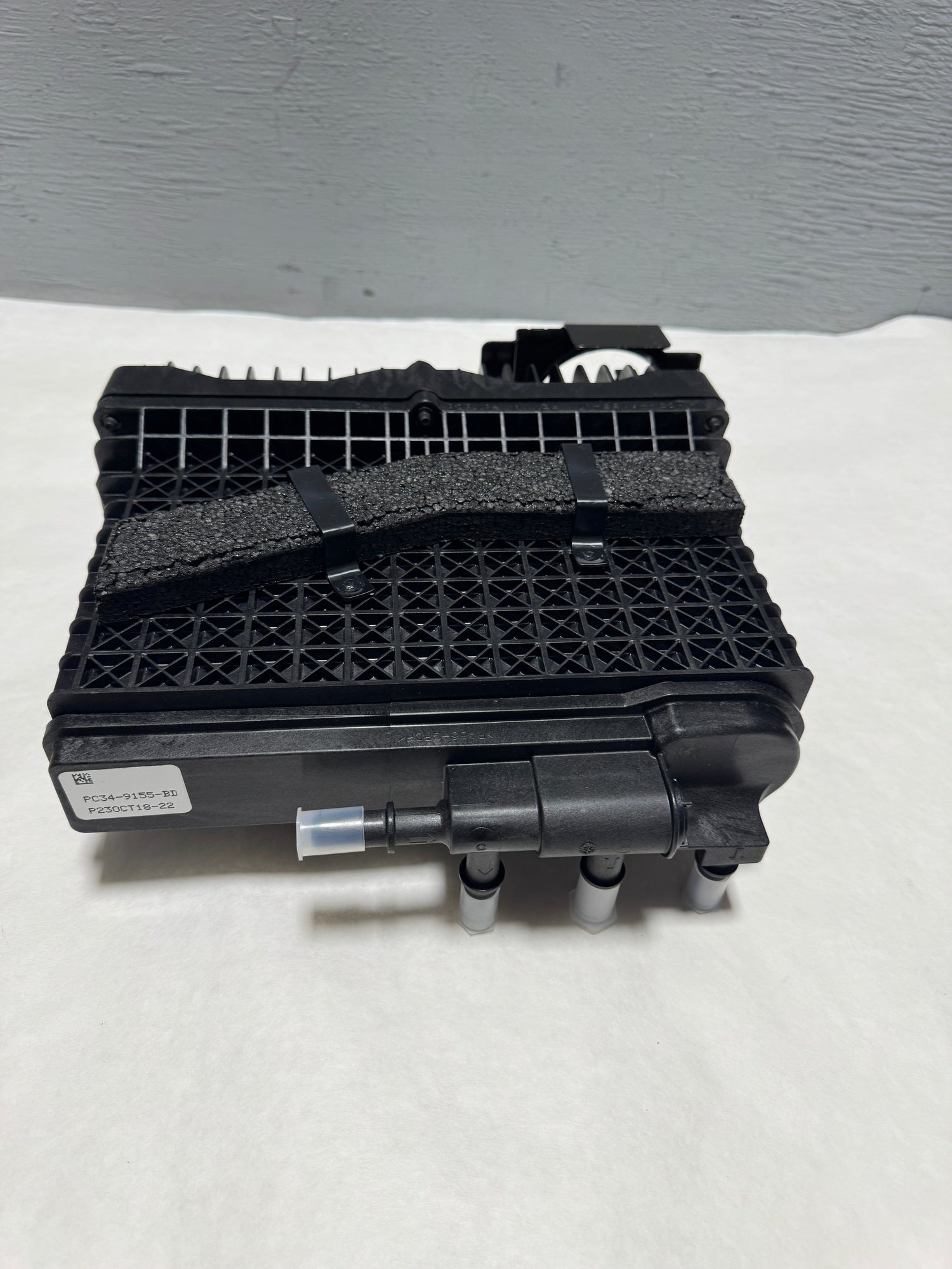 PC3Z-9N184-A 2017-2024 Ford F-250 F-350 6.7 Diesel Lower Fuel Filter Housing At Tank OEM