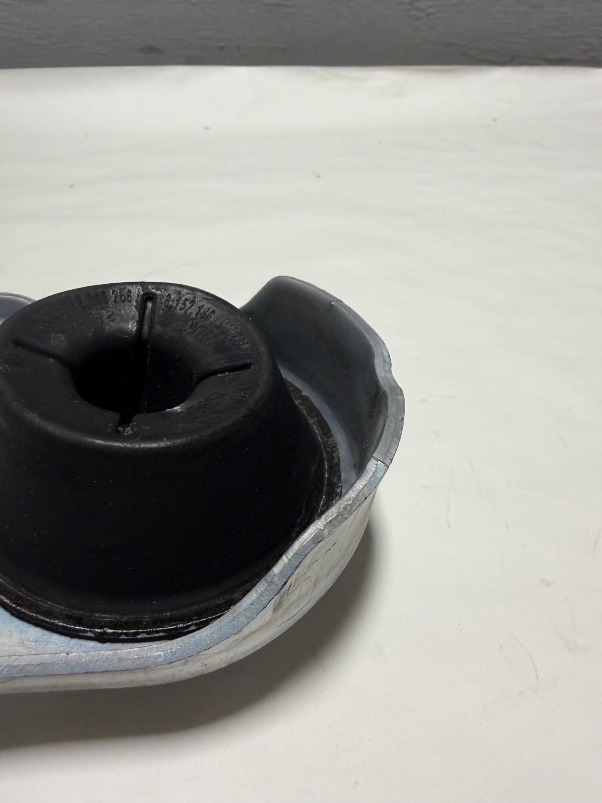 HC3Z-5260-H 2017-2024 Ford F-250 F-350 6.7 Diesel Rear Exhaust Hanger Bracket Genuine OEM