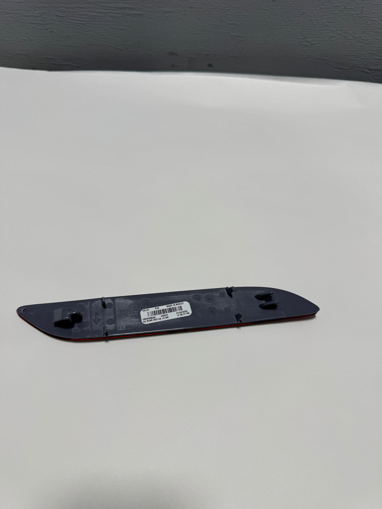 68230395AA 2017-2025 Chrysler Pacifica  Driver Side Rear Reflector OEM