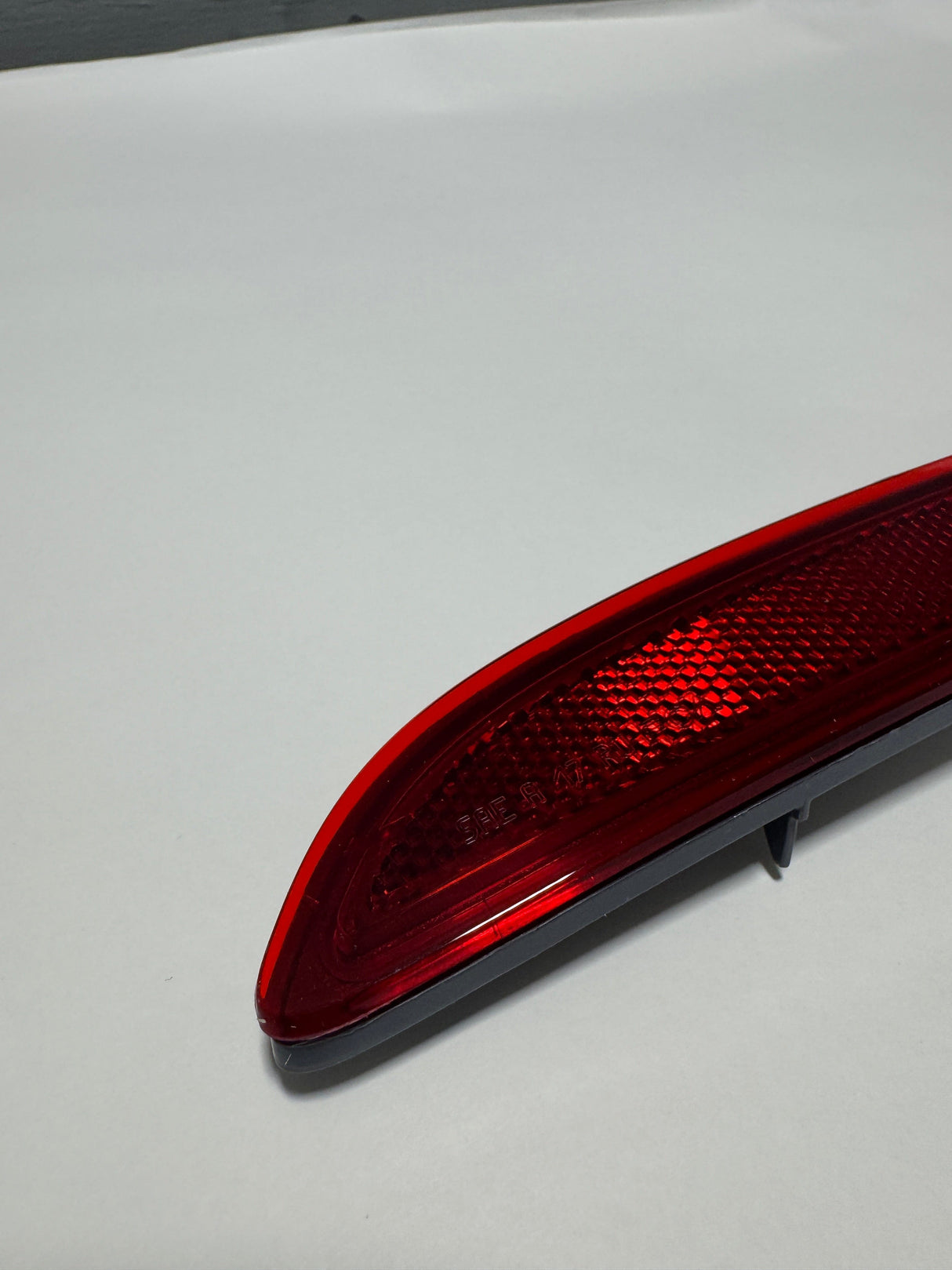 68230395AA 2017-2025 Chrysler Pacifica  Driver Side Rear Reflector OEM