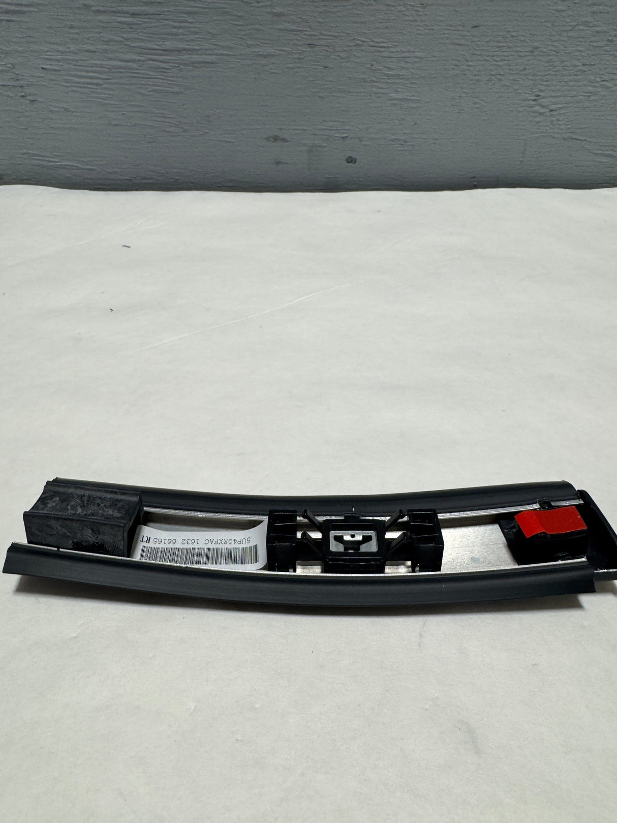 5UP40RXFAD 2017-2025 Jeep Compass Passenger Side Roof Joint Molding For Roof Rack Equipped