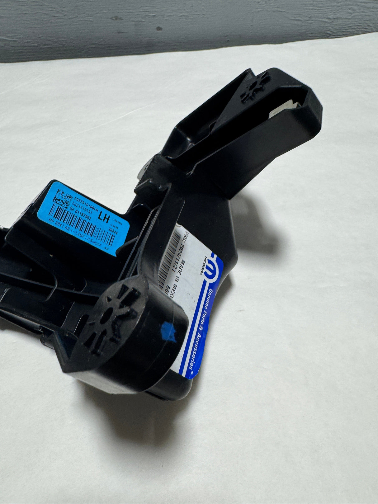 68244465AA 2017-2025 Jeep Compass Rear Bumper Driver Side Bracket Genuine OEM