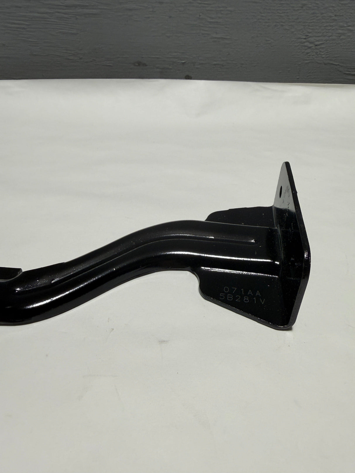 68411071AA 2017-2025 Pacifica or Voyager Driver Side Sliding Door Hinge Roller Genuine OEM