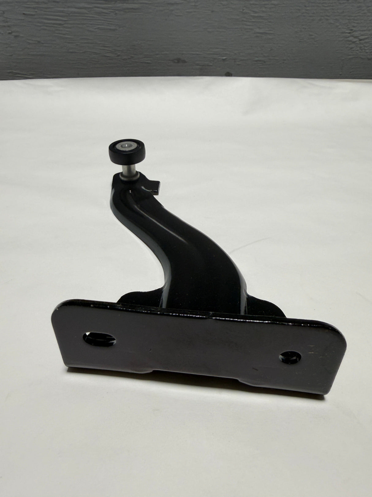 68411071AA 2017-2025 Pacifica or Voyager Driver Side Sliding Door Hinge Roller Genuine OEM