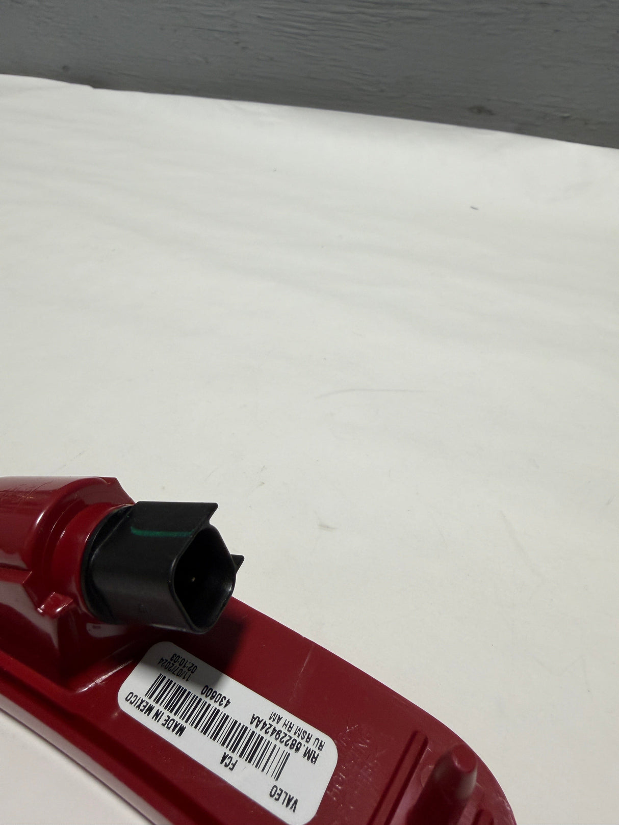 68229424AA 2017-2026 Chrysler Pacifica Voyager Passenger Side Rear Marker Light OEM