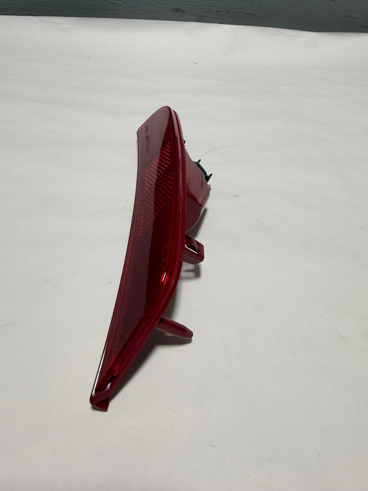 68229424AA 2017-2026 Chrysler Pacifica Voyager Passenger Side Rear Marker Light OEM