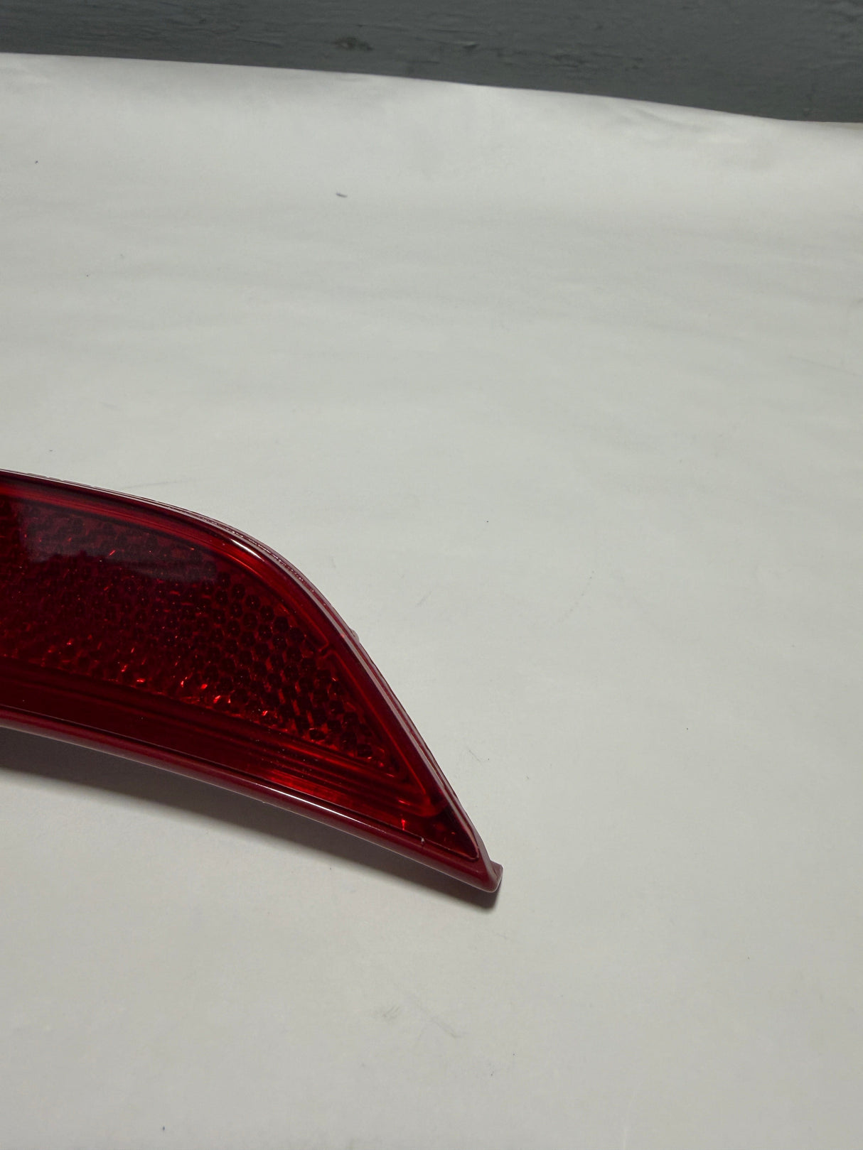 68229424AA 2017-2026 Chrysler Pacifica Voyager Passenger Side Rear Marker Light OEM