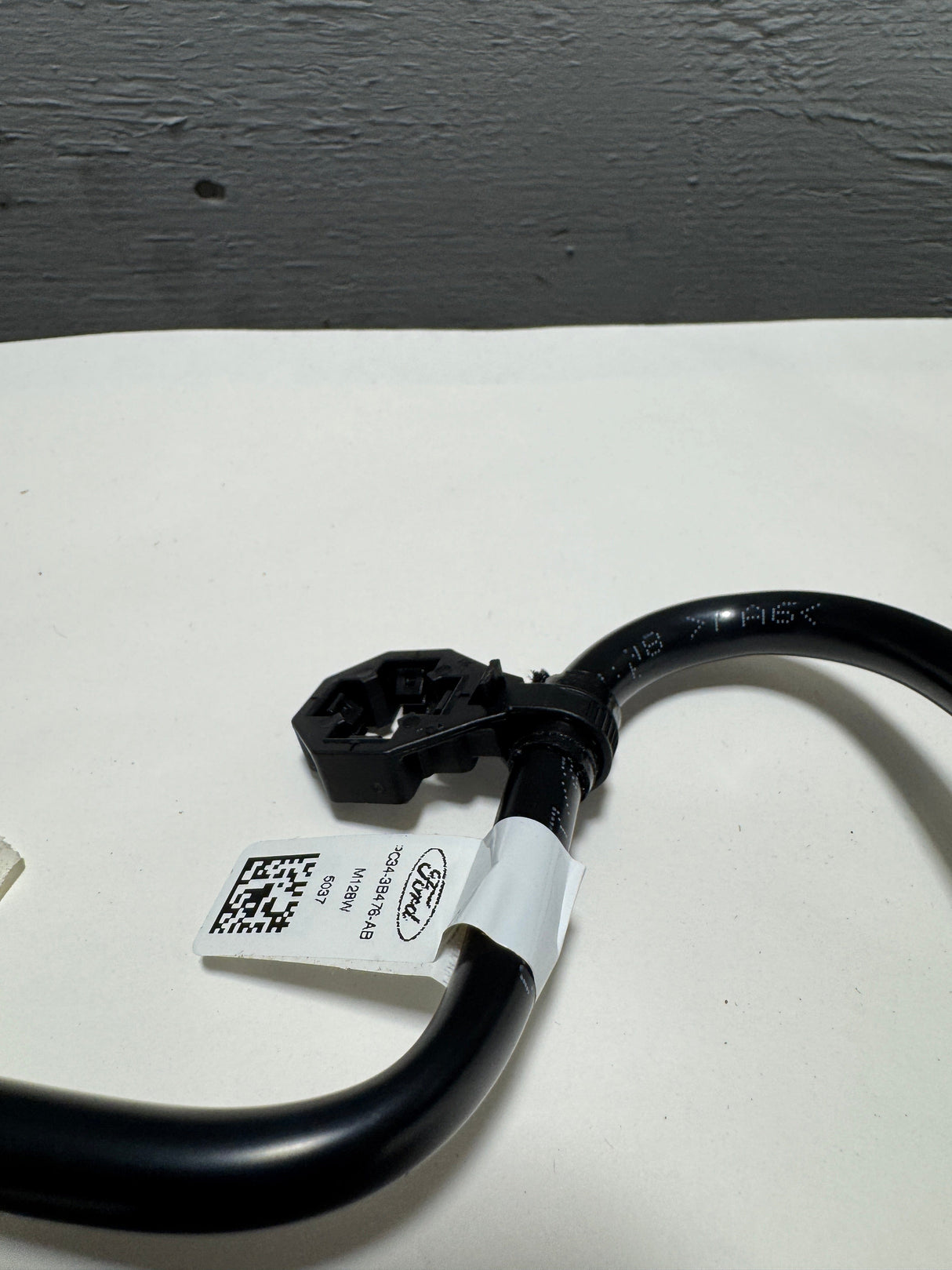 PC3Z-3B476-A0-B9 2017-2026 Ford F-250 F-350 F-450 Front Differential Vent Hose Genuine OEM