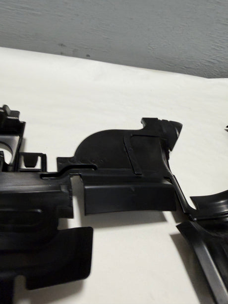 CL-0925-80A-121-673-H-J5 2018-2020 Audi Q5 2.0 Driver Side Radiator Air Baffle 80A-121-673-H OEM