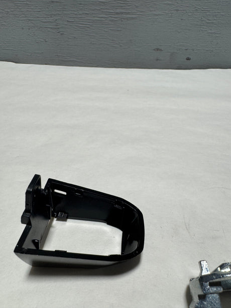 13516006 2018-2020 Cadillac Escalade Front Driver Side Door Lock Cylinder Cover OEM