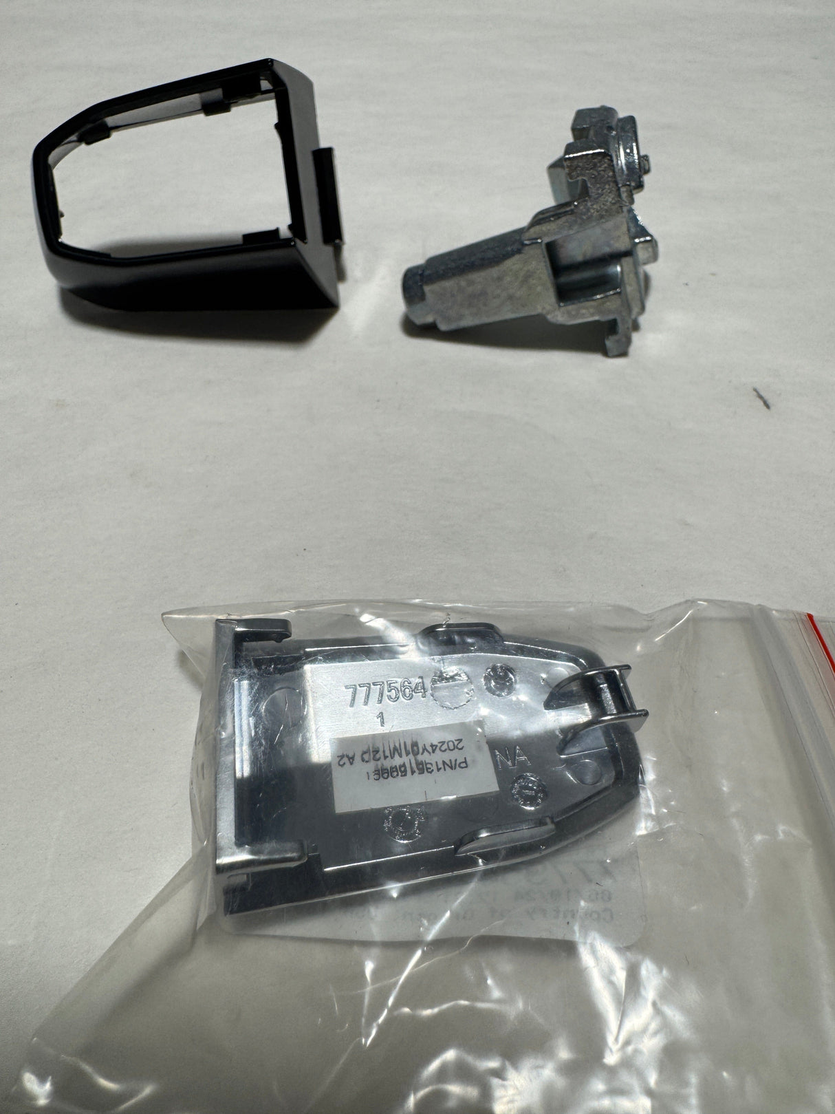 13516006 2018-2020 Cadillac Escalade Front Driver Side Door Lock Cylinder Cover OEM