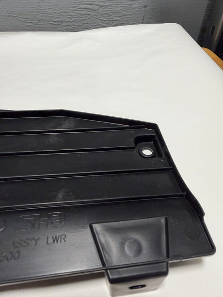 CL-0925-29135-B1300-J5 2018-2020 Genesis G80 3.8 or 5.0 Air Guide 29135-B1300 OEM