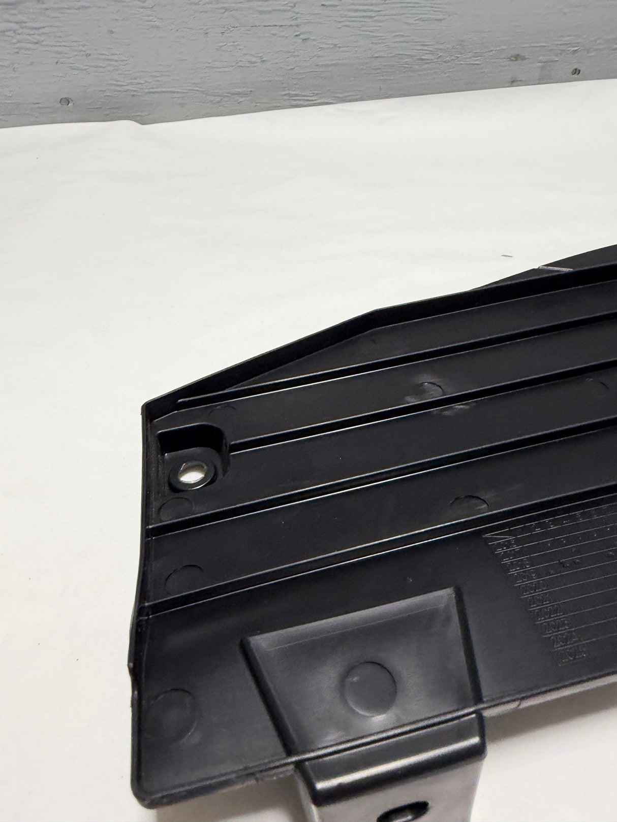 CL-0925-29135-B1300-J5 2018-2020 Genesis G80 3.8 or 5.0 Air Guide 29135-B1300 OEM