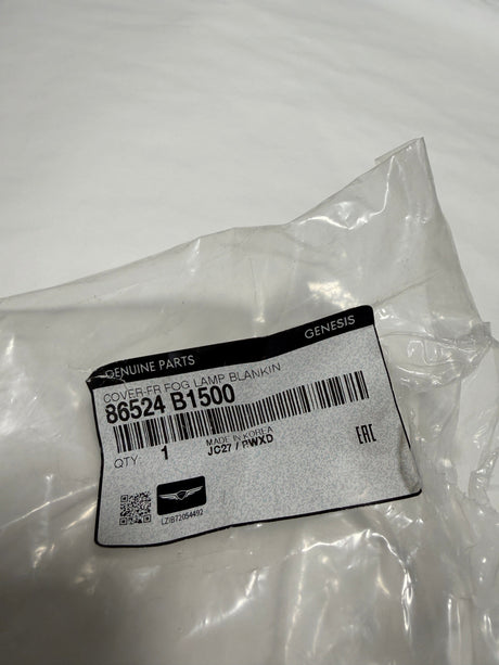CL-0925-86524-B1500-J5 2018-2020 Genesis G80 Passenger Side Fog Light Hole Blank Cover *Light Scratches*  86524-B1500