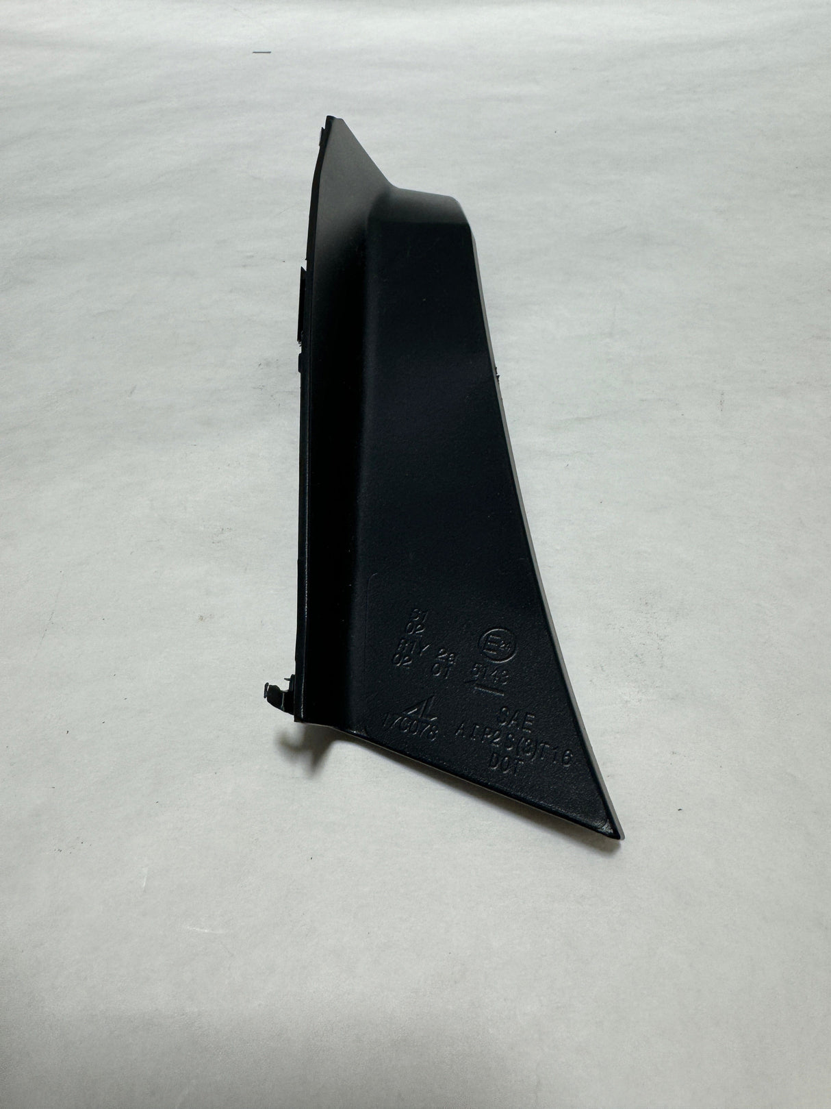 33553-TVA-A01 2018-2020 Honda Accord Driver Side Tail Light Edge Finisher OEM New