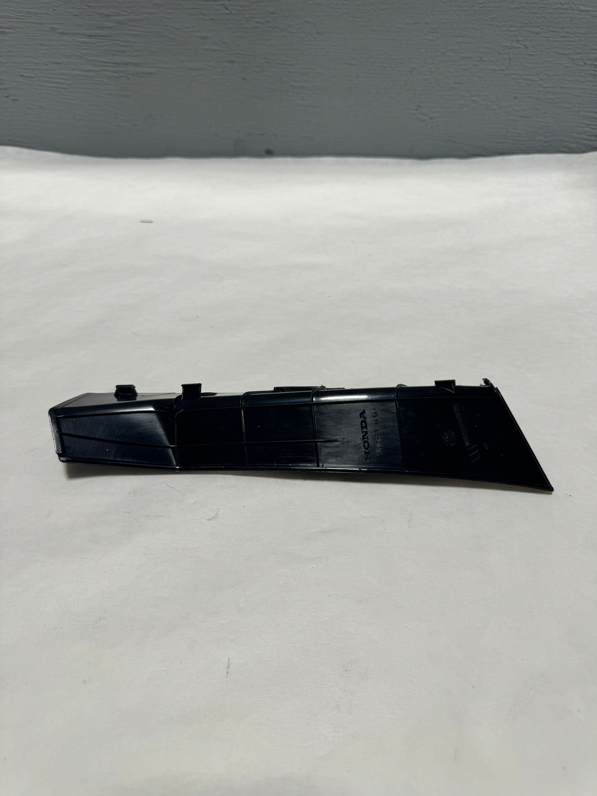 33553-TVA-A01 2018-2020 Honda Accord Driver Side Tail Light Edge Finisher OEM New