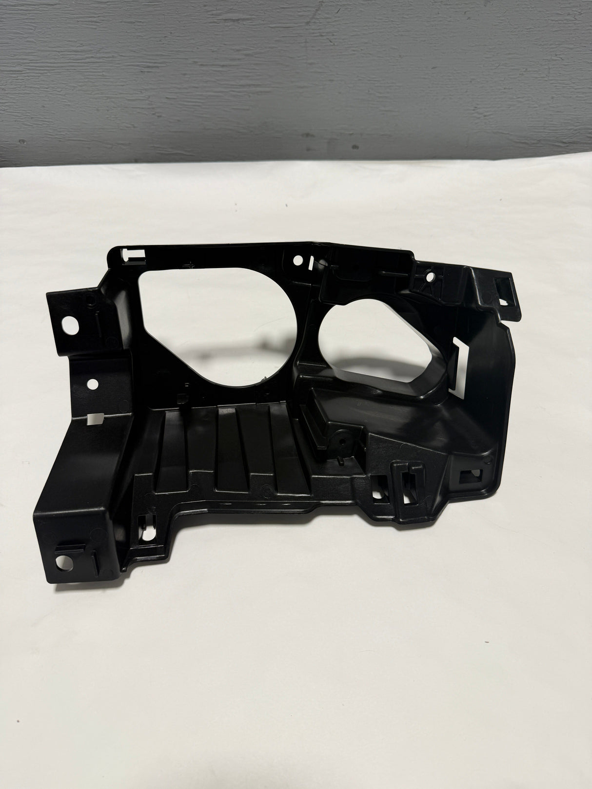 71104-THR-A01 2018-2020 Honda Odyssey Passenger Side Fog Light Housing Bracket OEM