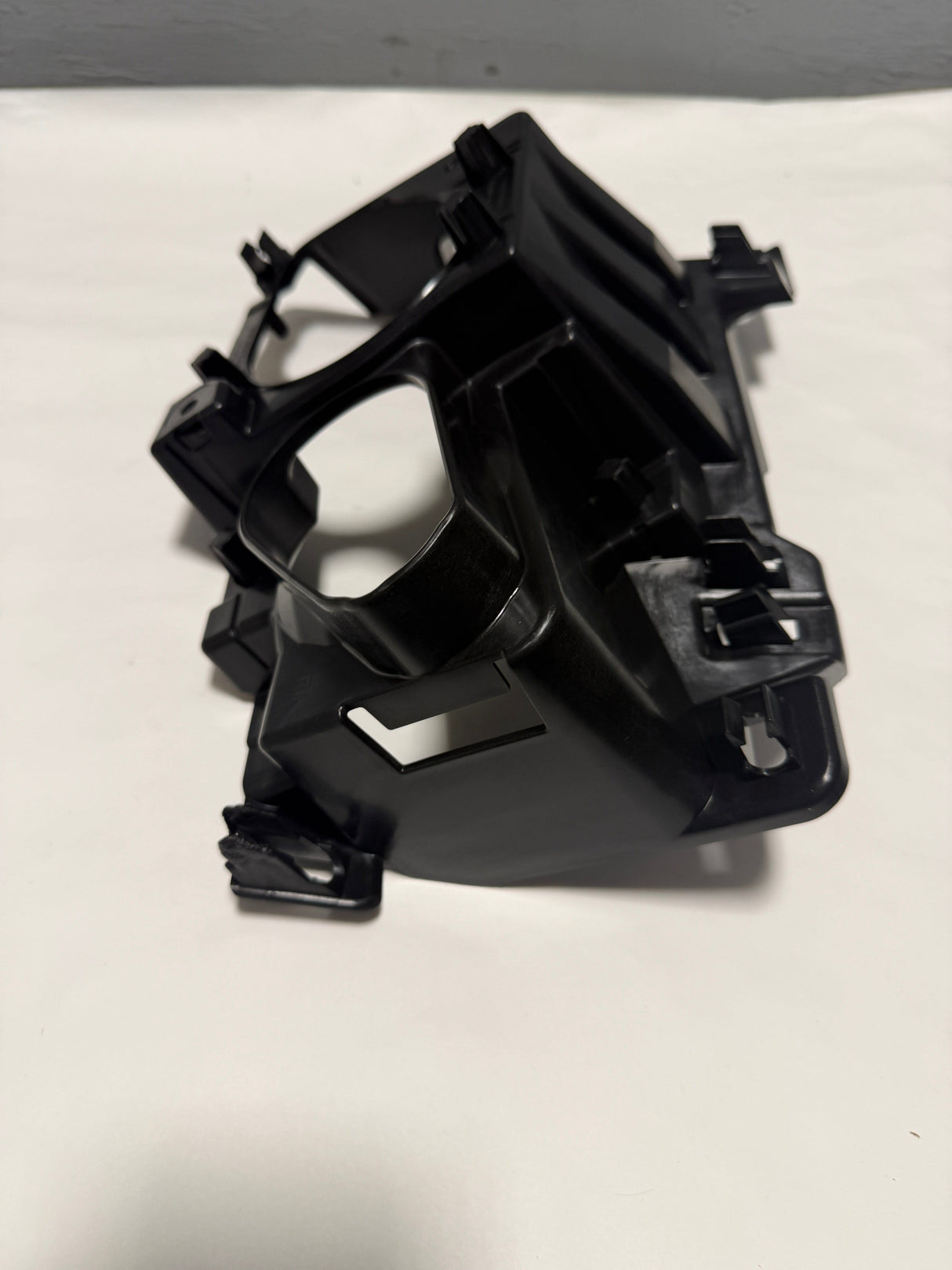 71104-THR-A01 2018-2020 Honda Odyssey Passenger Side Fog Light Housing Bracket OEM