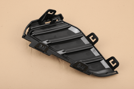 23394897 2018-2021 GMC Sierra SL OEM Passenger Side Fog Lamp Opening Cover