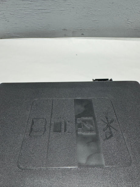 84733372 2018-2021 GMC Terrain Engine Wiring Harness Fuse Block Top Cover OEM