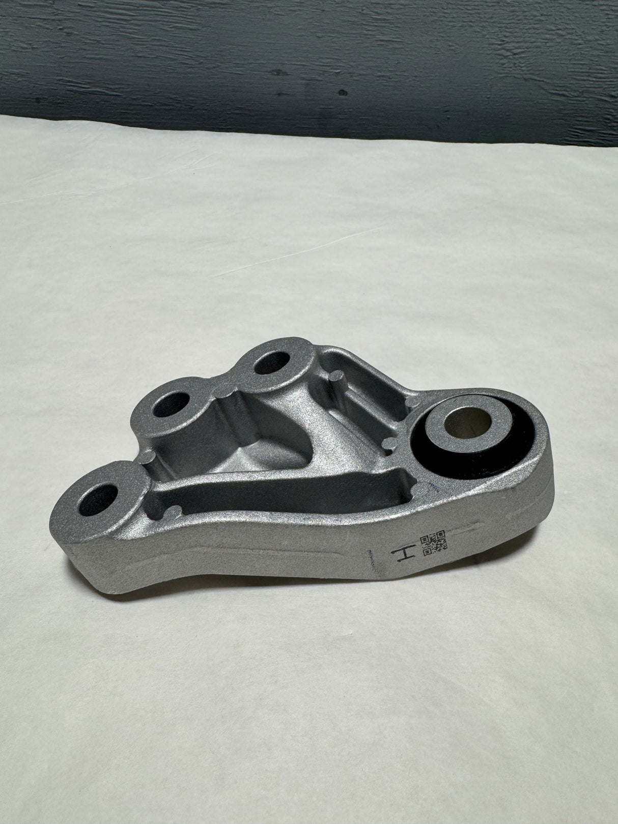 K123-39-010 2018-2021 Mazda 6 or CX-5 2.5 Non Turbo Rear Engine Torque Strut Bracket OEM