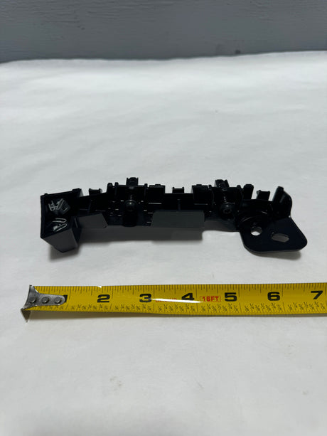 84451685 2018-2023 Buick Enclave Front Bumper Cover Guide Passenger Side OEM