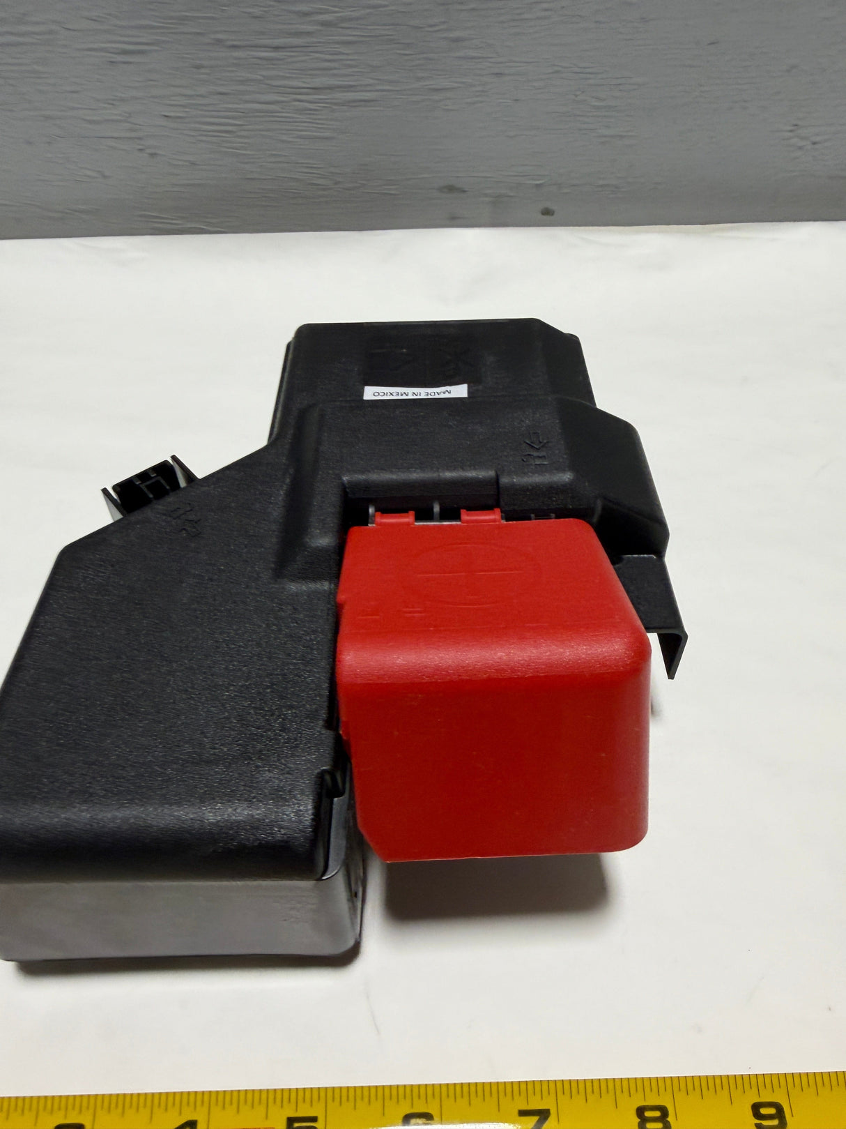 RC50-85020359-B8 2018-2023 Enclave or Traverse 3.6 Engine Distribution Fuse Block OEM