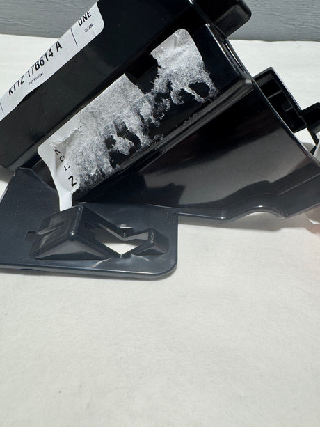 KT1Z-17B814-A 2018-2023 Ford Transit Connect Passenger Side Fog Lamp Bracket For Auto Park Equipped Only