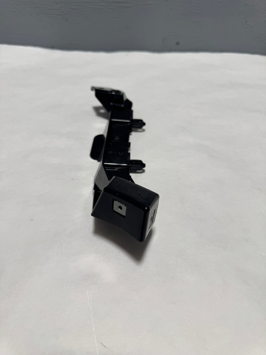 2018-2023 Chevrolet Traverse Passenger Side Front Bumper Guide Bracket OEM