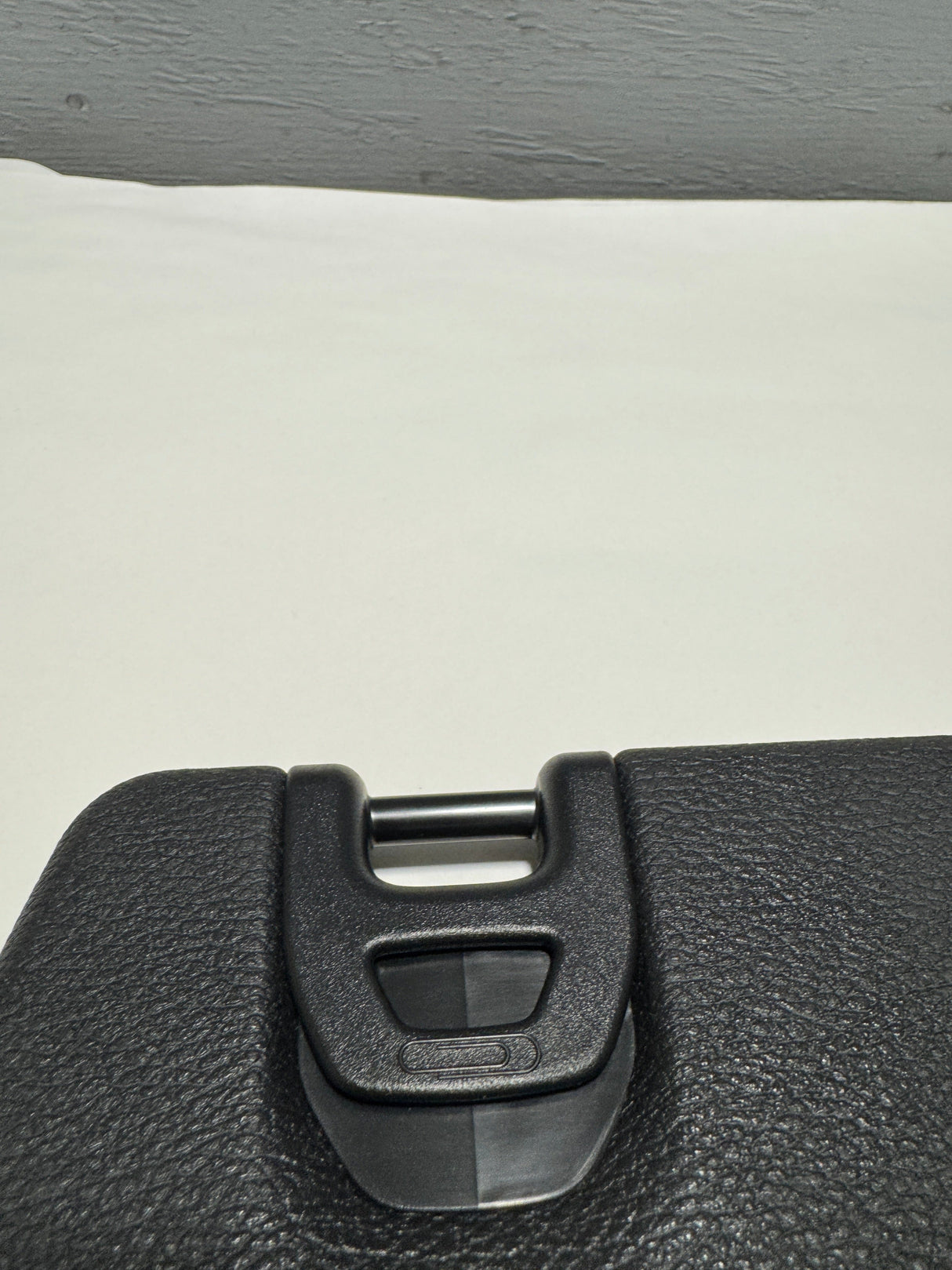 6CD23TX7AN 2018-2023  Wrangler JL / Gladiator Passenger Side Illuminated Sun Visor OEM