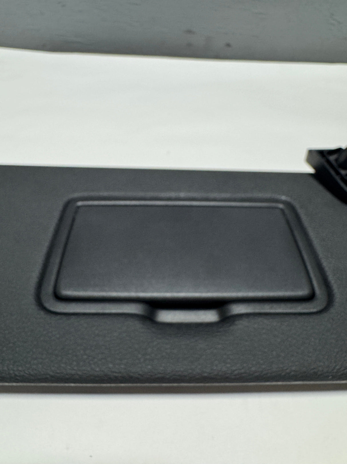 6CD23TX7AN 2018-2023  Wrangler JL / Gladiator Passenger Side Illuminated Sun Visor OEM