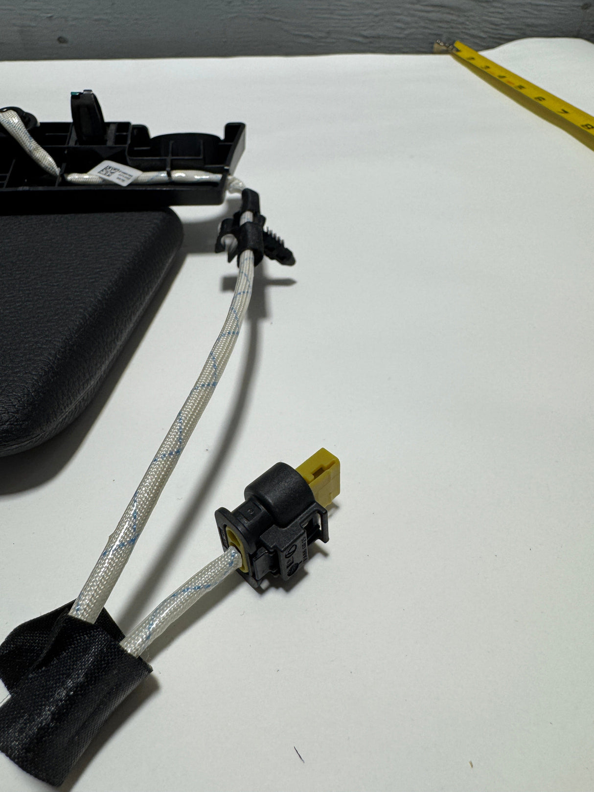 6CD23TX7AN 2018-2023  Wrangler JL / Gladiator Passenger Side Illuminated Sun Visor OEM