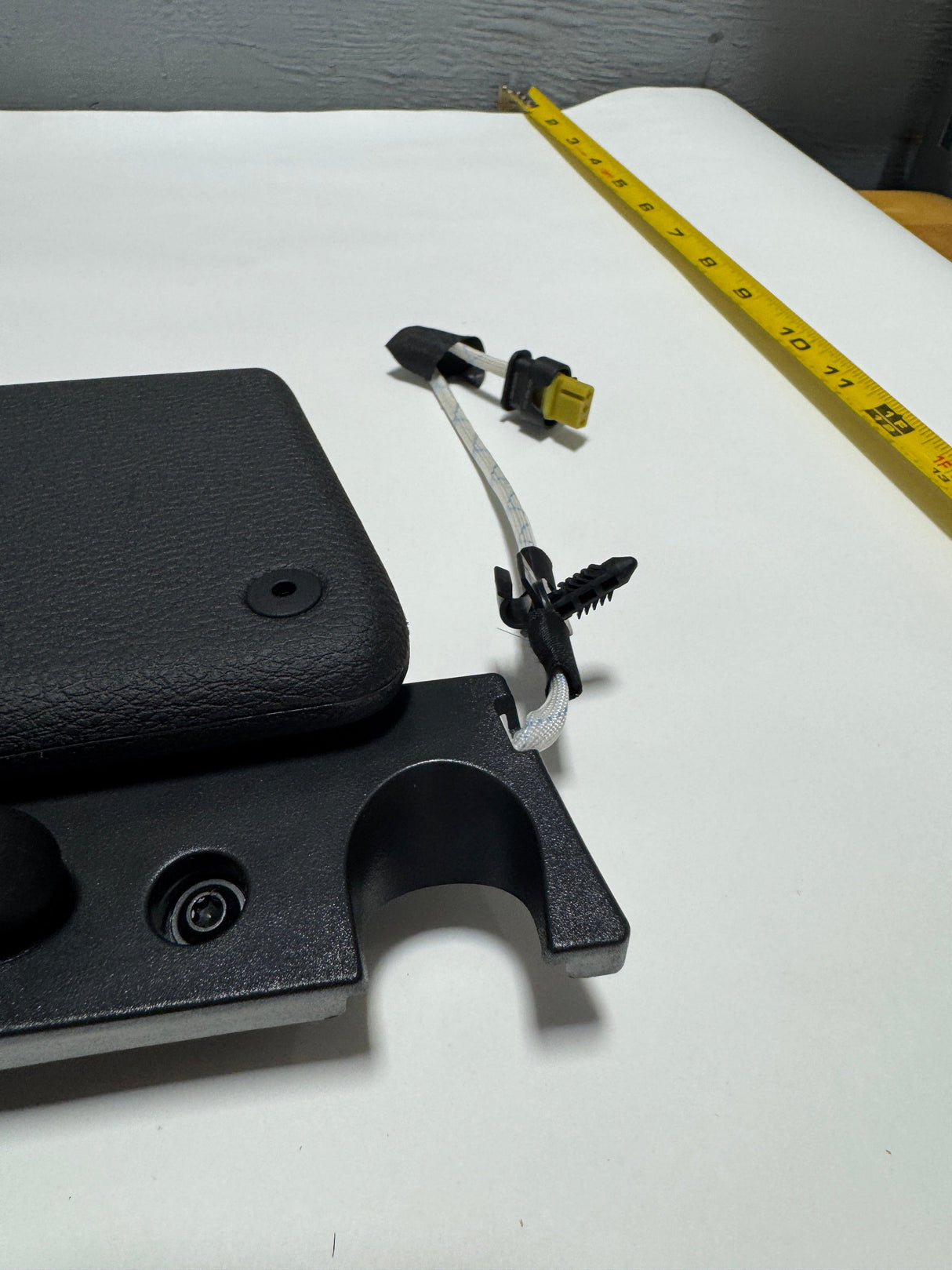 6CD23TX7AN 2018-2023  Wrangler JL / Gladiator Passenger Side Illuminated Sun Visor OEM