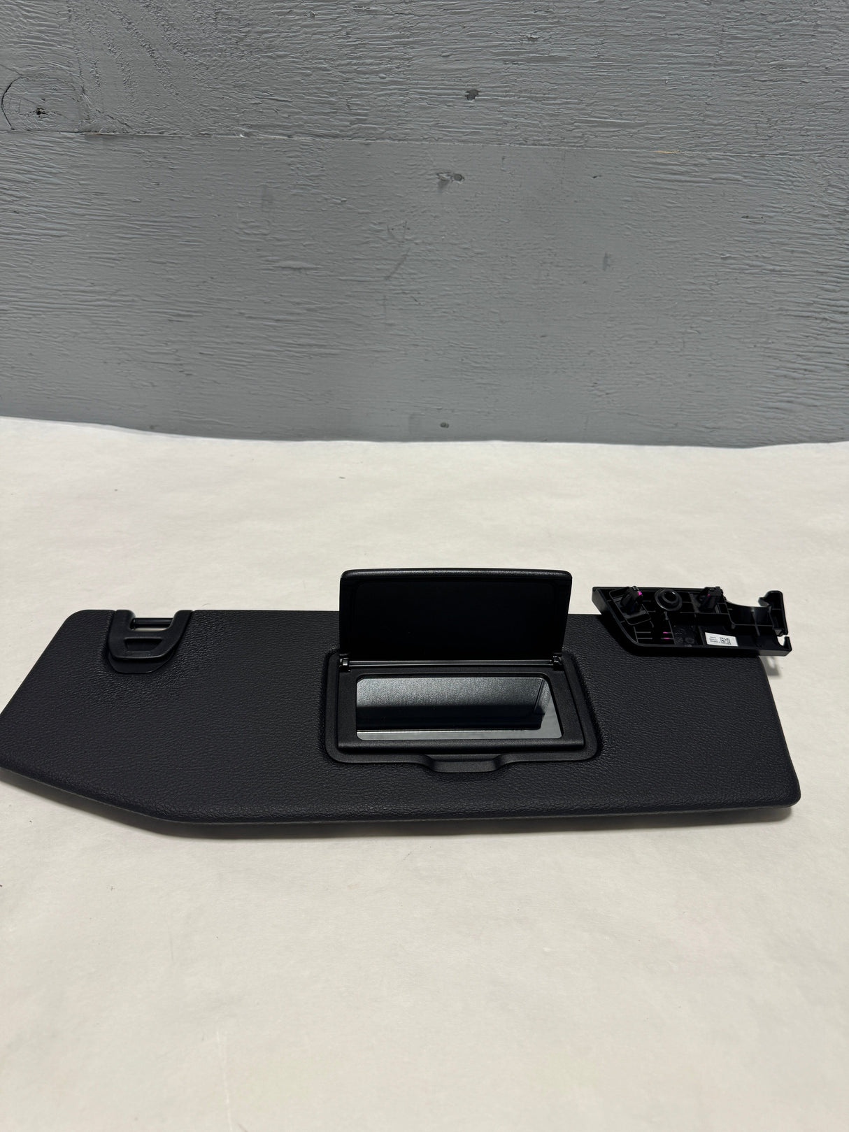 6BS14TX7AM 2018-2023 Wrangler JL or Gladiator Passenger Side Sun Visor W/ Mirror OEM