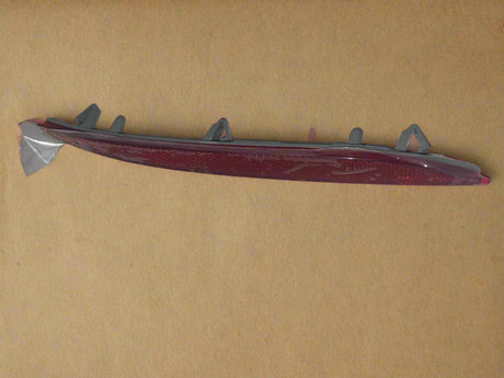 23204411 2018-2024 Buick Enclave Driver Side Rear Bumper Red Reflector Genuine OEM