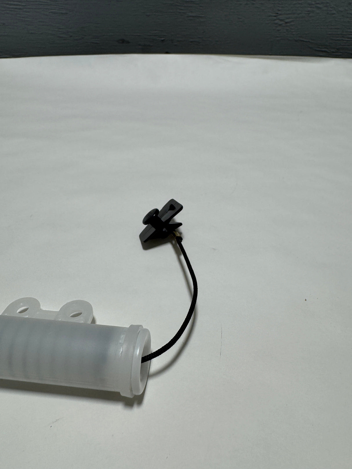 84063484 2018-2024 Buick Enclave Glove Box Damper With Cable Genuine OEM