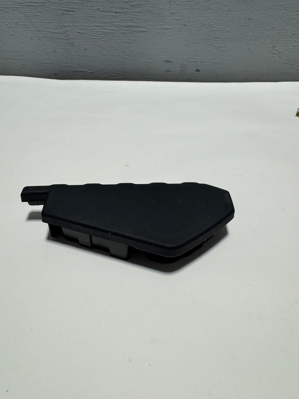 JL1Z-16A454-AB 2018-2024 Expedition Front Left or Right Rear Power Running Board Cap