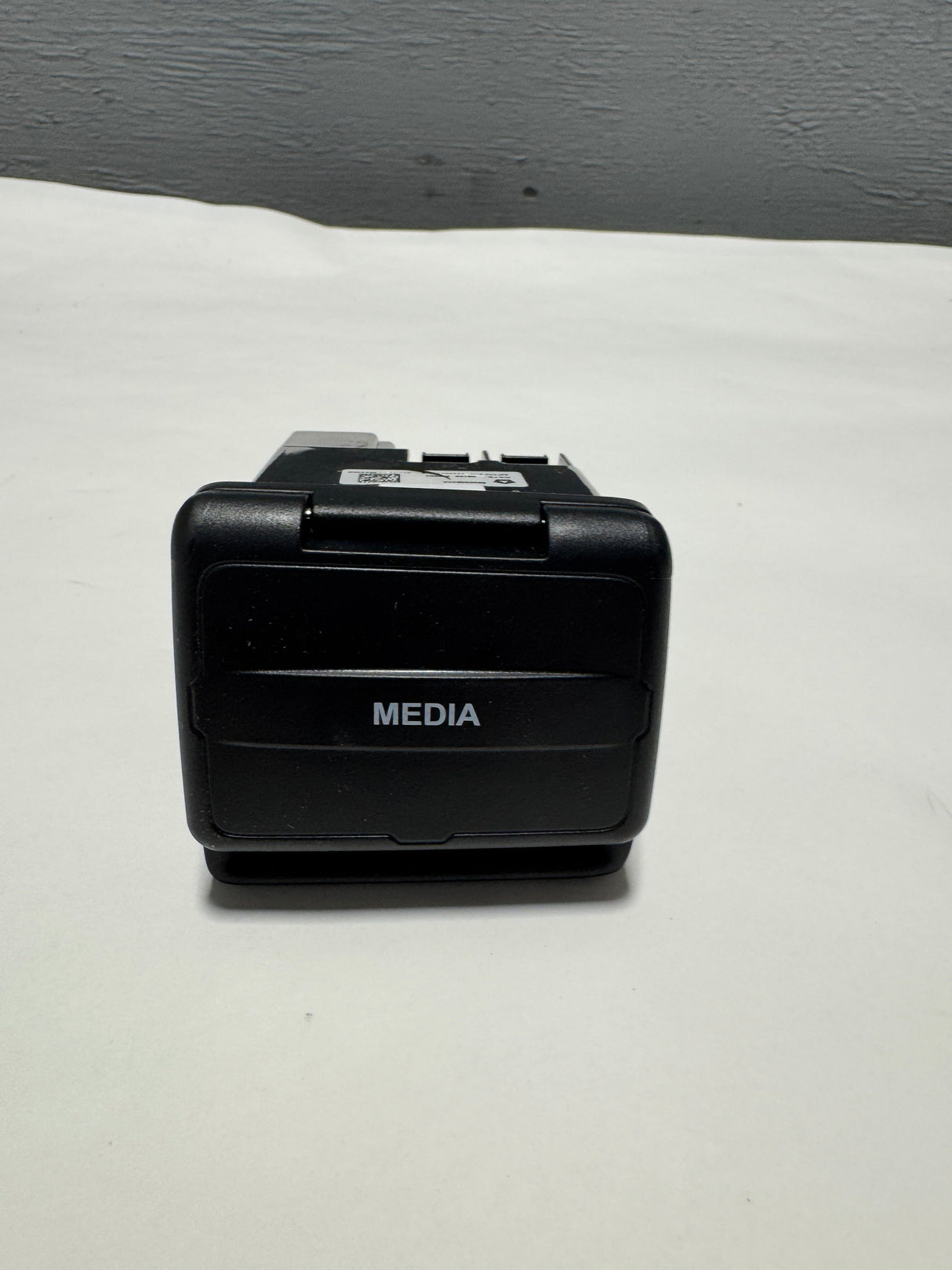 68505684AA 2018-2025 Jeep Wrangler JL or Gladiator Media Hub Connector OEM