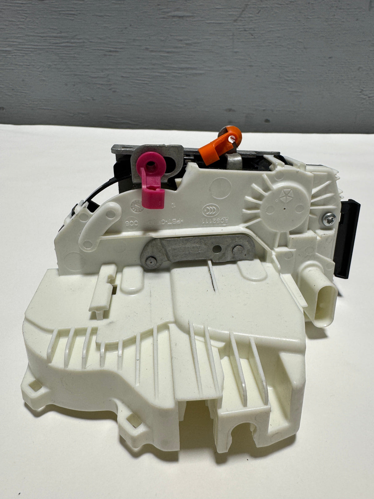 68283296AB 2018-2025 Jeep Wrangler JL Rear Manual Swing Gate Latch OEM