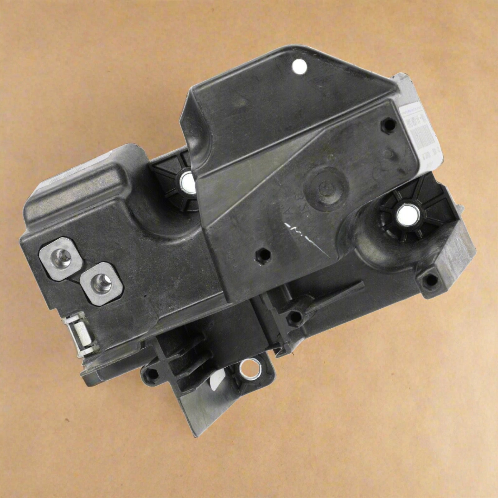 【コウ】 2019-2020 Jeep Cherokee Cooling Module Bracket Passenger Side OEM