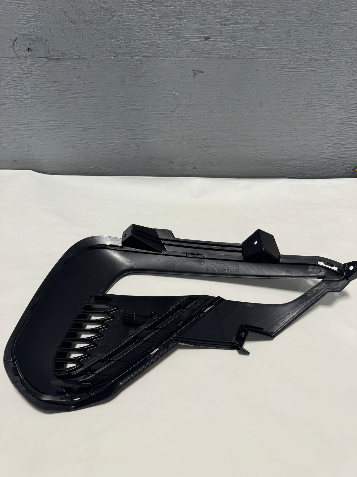 86593-D5500 2019-2020 Kia Optima Front Driver Side Fog Light Trim Bezel OEM