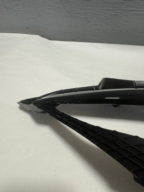 86593-D5500 2019-2020 Kia Optima Front Driver Side Fog Light Trim Bezel OEM