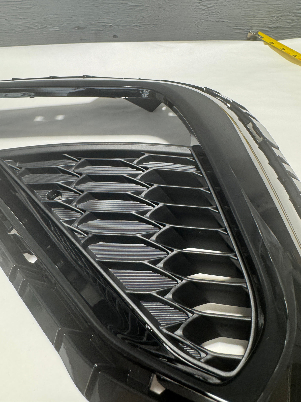 86593-D5500 2019-2020 Kia Optima Front Driver Side Fog Light Trim Bezel OEM