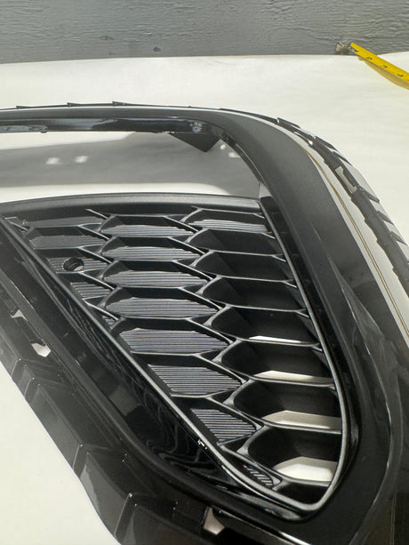 86593-D5500 2019-2020 Kia Optima Front Driver Side Fog Light Trim Bezel OEM