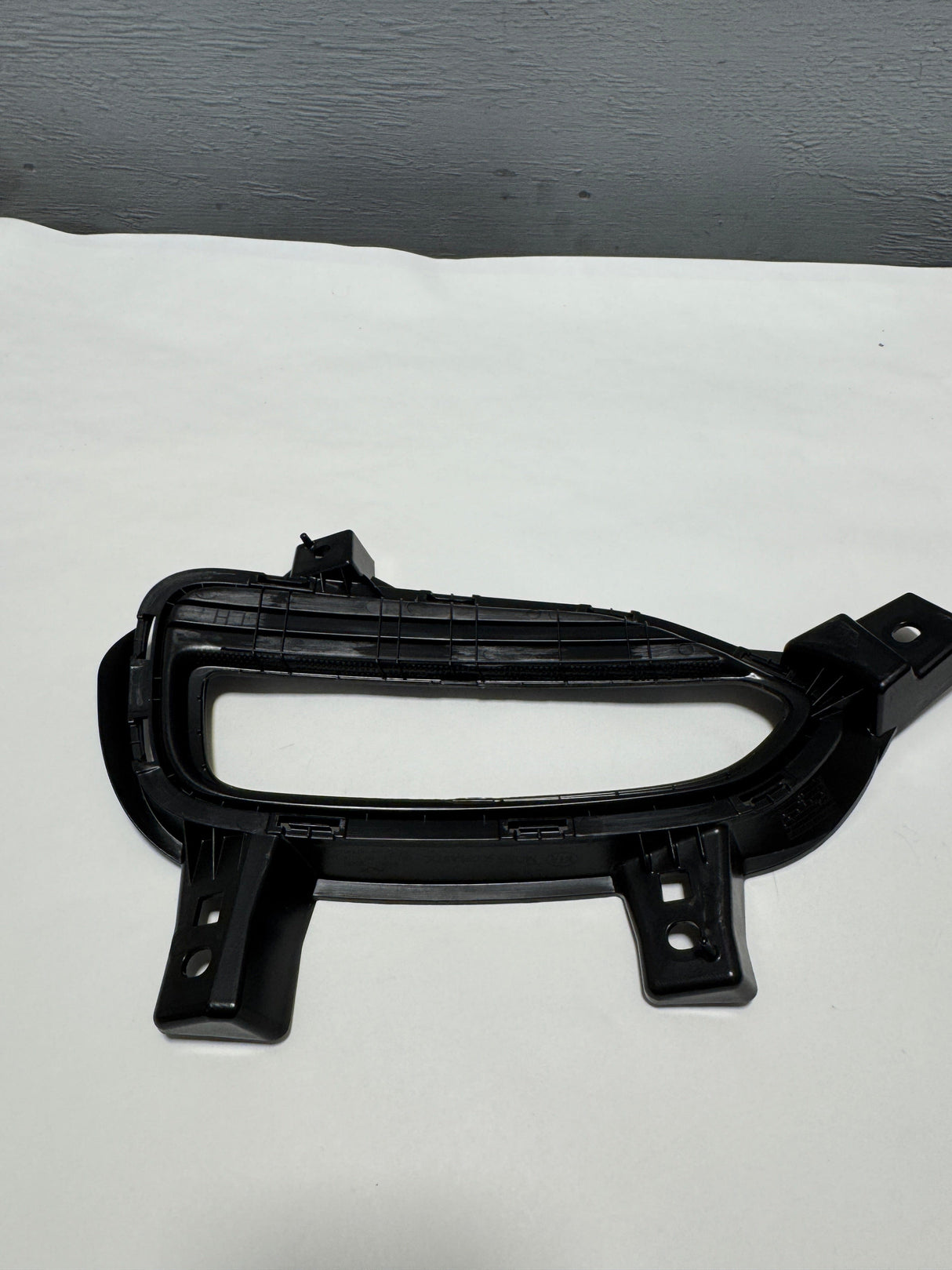 86651-C6500 2019-2020 Kia Sorento Rear Bumper Driver Side Hole Cover Trim  Genuine OEM