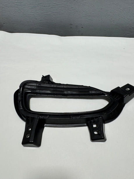 86651-C6500 2019-2020 Kia Sorento Rear Bumper Driver Side Hole Cover Trim  Genuine OEM