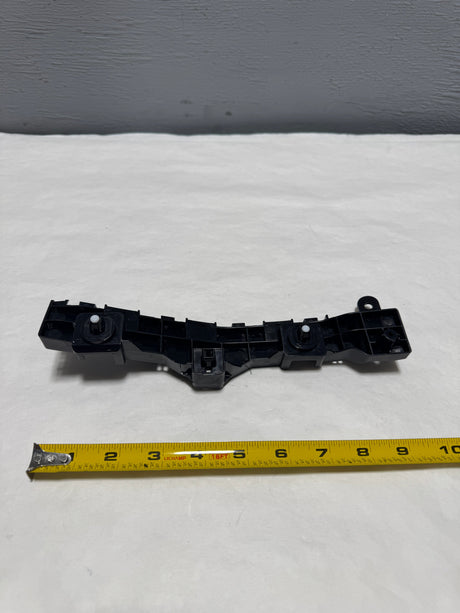 71193-T7A-J00 2019-2022 Honda HR-V Front Bumper Passenger Side Retainer Bracket OEM